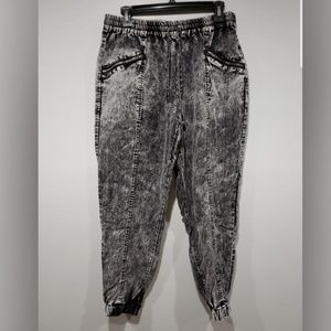 Light Washed Joggers from F21